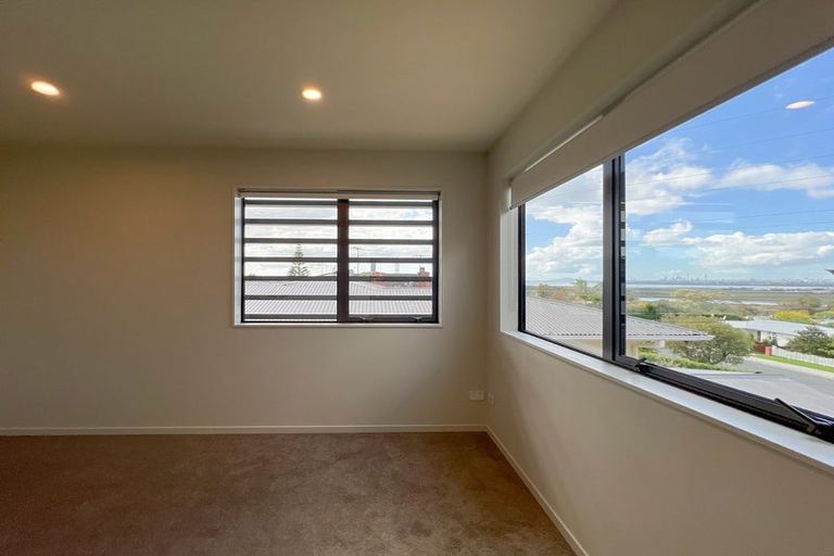 Photo of property in 46c Tiroroa Avenue, Te Atatu South, Auckland, 0610