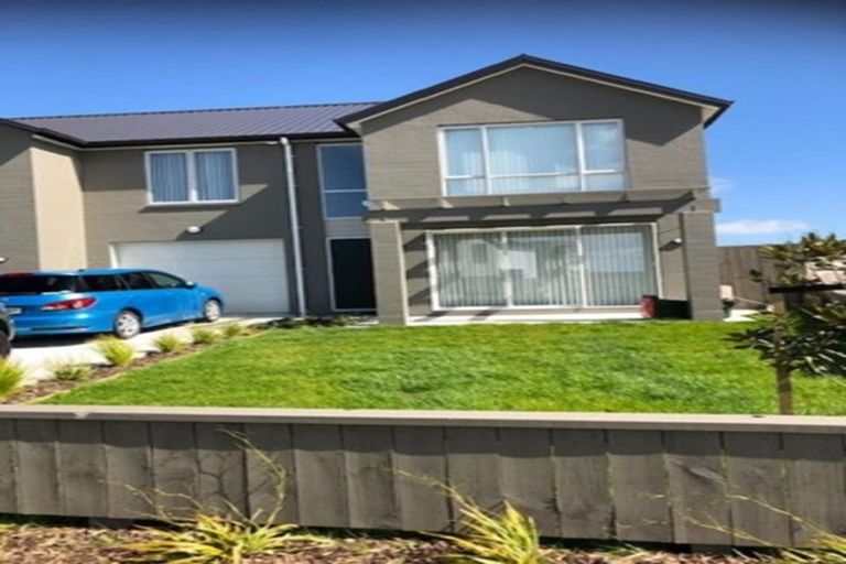Photo of property in 35 Soaring Bird Drive, Takanini, 2112