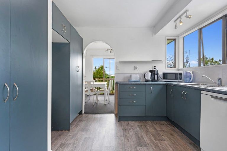 Photo of property in 18 James Cook Drive, Welcome Bay, Tauranga, 3112