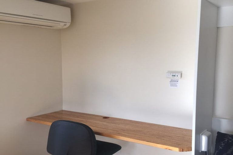 Photo of property in 33 Grove Road, Addington, Christchurch, 8024