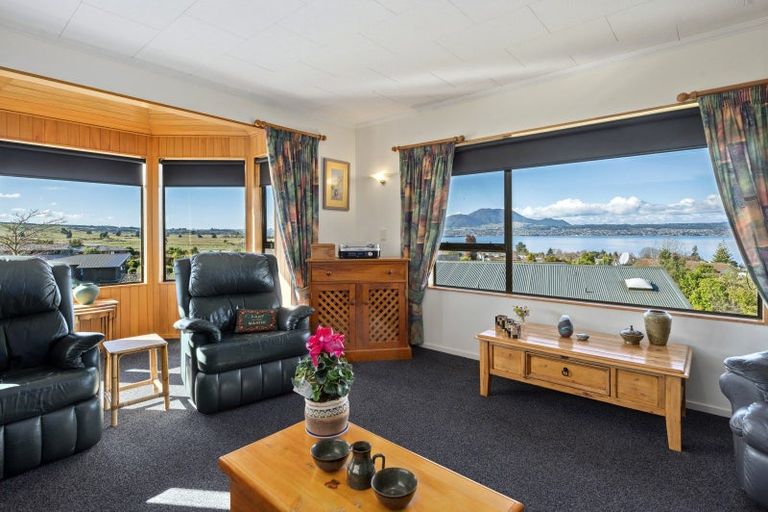 Photo of property in 13 Cherry Lane, Acacia Bay, Taupo, 3330