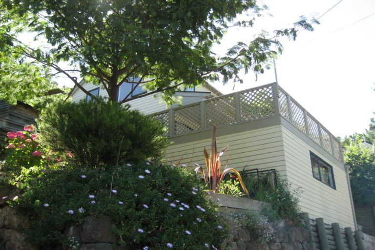Photo of property in 39 Hawkhurst Road, Lyttelton, 8082