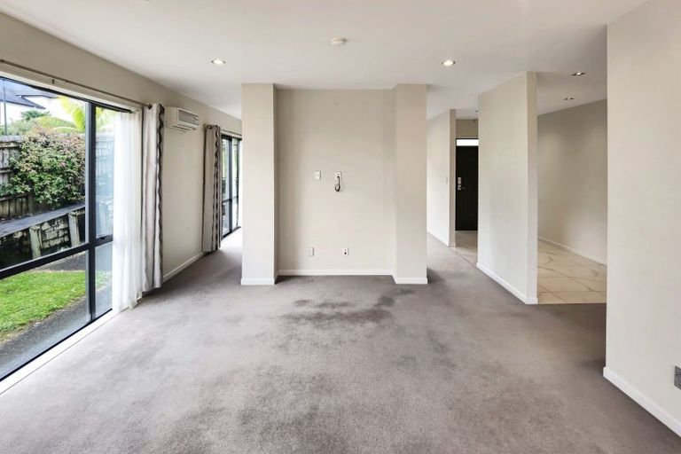 Photo of property in 19 Wye Oak Drive, Schnapper Rock, Auckland, 0632