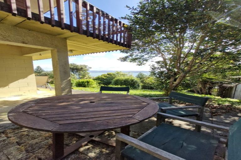 Photo of property in 4 Mayall Avenue, Beach Haven, Auckland, 0626