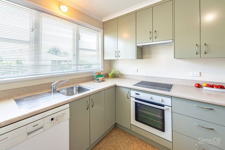 Photo of property in 26 Selwyn Crescent, College Estate, Whanganui, 4500