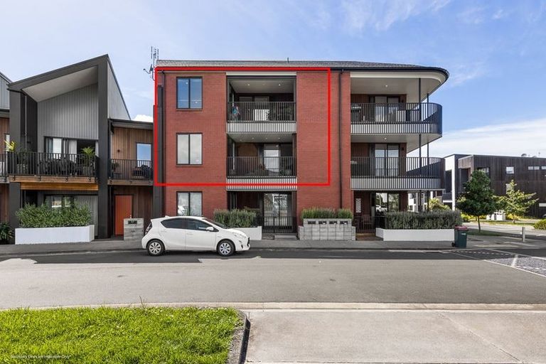 Photo of property in 3/85 Bomb Point Drive, Hobsonville, Auckland, 0616