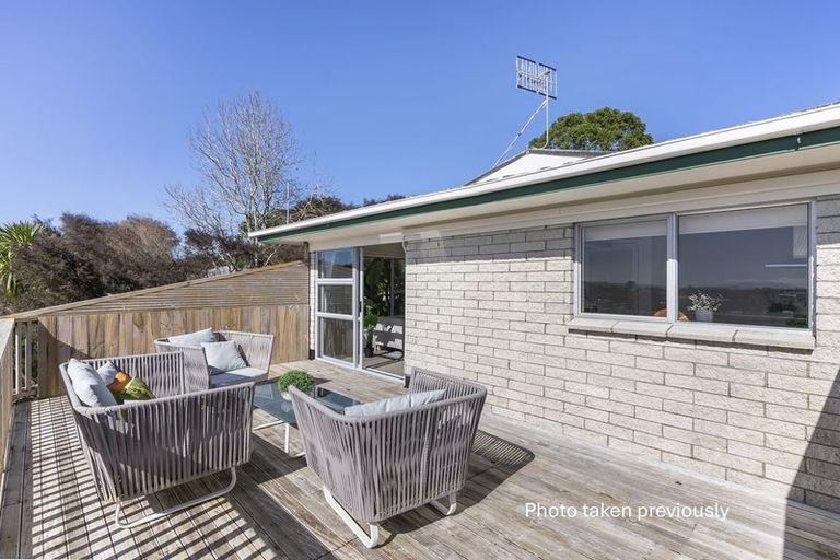 Photo of property in 8b Havana Place, Glenfield, Auckland, 0629