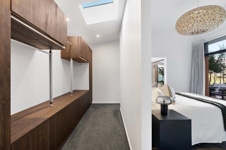 Photo of property in 18 Falcon Heights, Mount Creighton, Queenstown, 9371