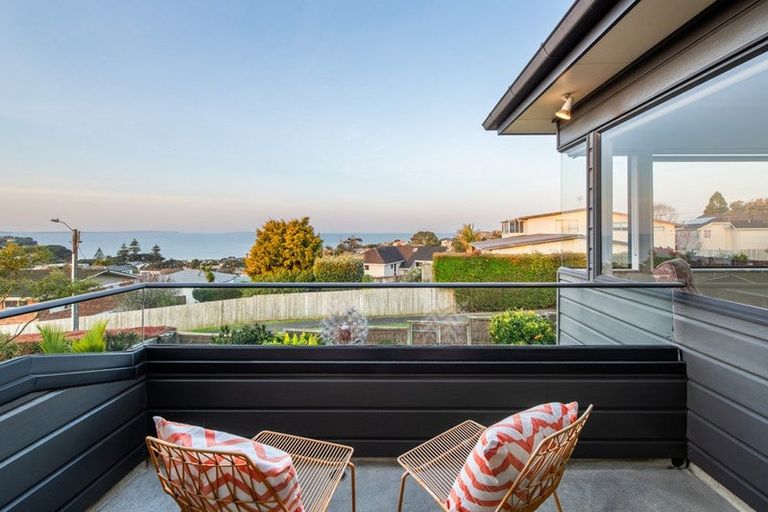 Photo of property in 35a Kowhai Road, Mairangi Bay, Auckland, 0630