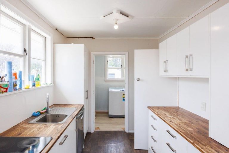 Photo of property in 16 Avon Terrace, Roslyn, Palmerston North, 4414