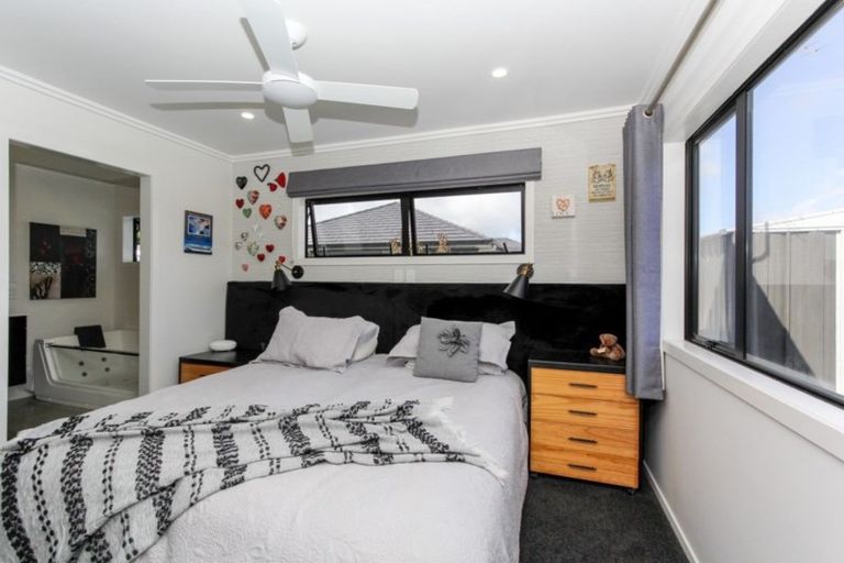 Photo of property in 23 Dreaver Drive, Waitara, 4320