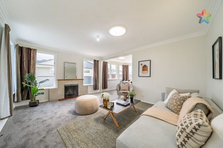 Photo of property in 20 Charles Street, Clouston Park, Upper Hutt, 5018