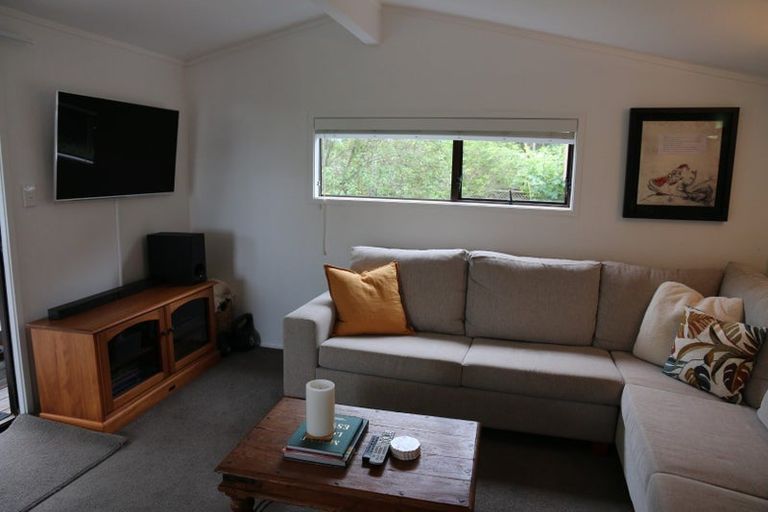 Photo of property in 2/17 Telephone Road, Birkenhead, Auckland, 0626