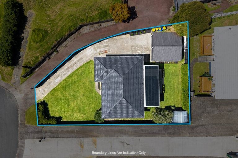 Photo of property in 8 Camphora Place, Ranui, Auckland, 0612