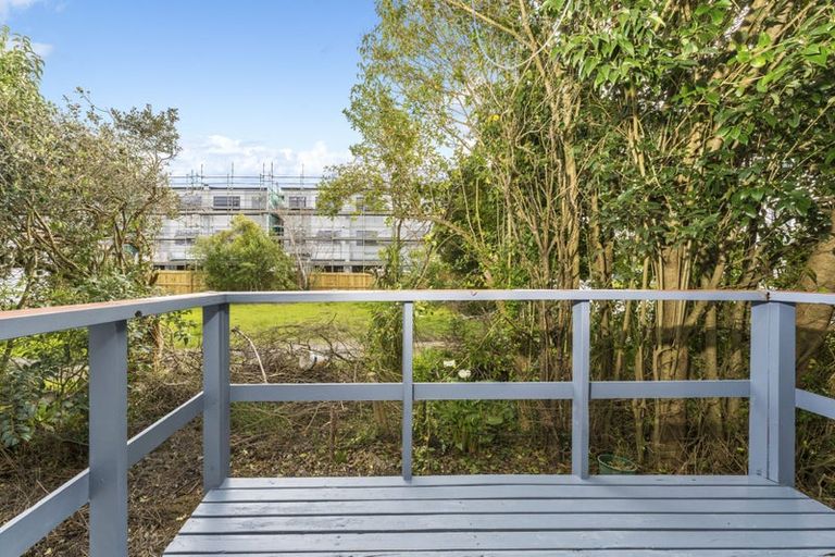 Photo of property in 2/70 Pomaria Road, Henderson, Auckland, 0610
