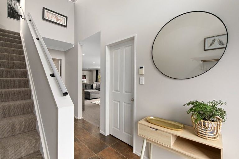 Photo of property in 73 Percy Kinsman Crescent, Riverstone Terraces, Upper Hutt, 5018