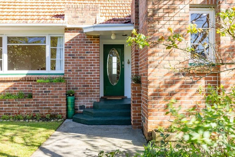 Photo of property in 16 Karaka Street, Helensville, 0800