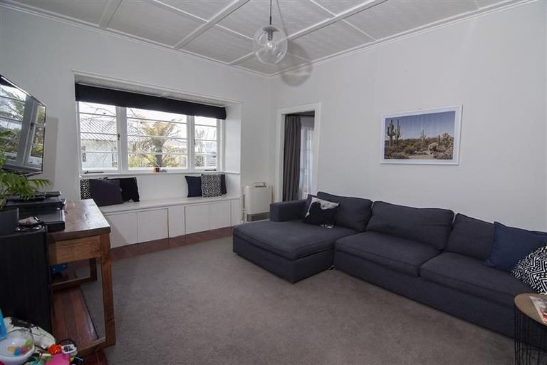 Photo of property in 16 Burrows Place, Frankton, Hamilton, 3204