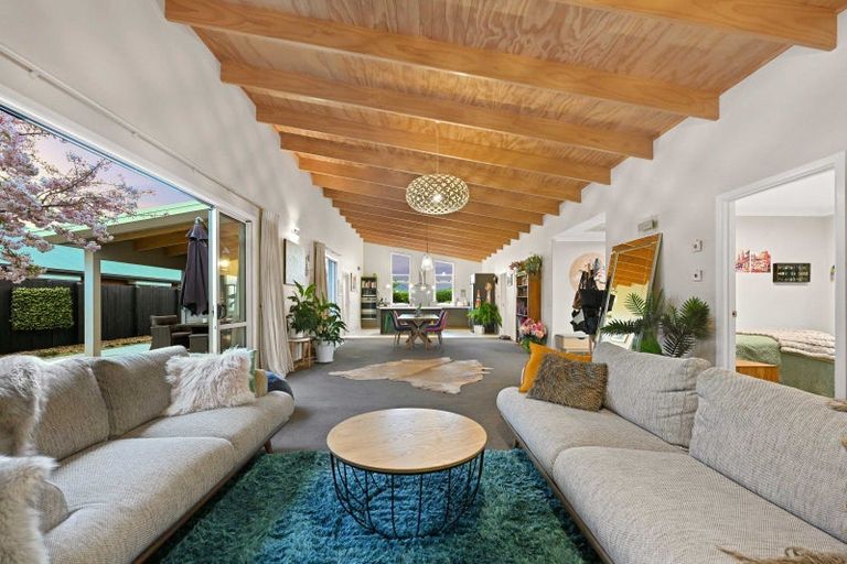 Photo of property in 21 Norfolk Drive, Cambridge, 3434