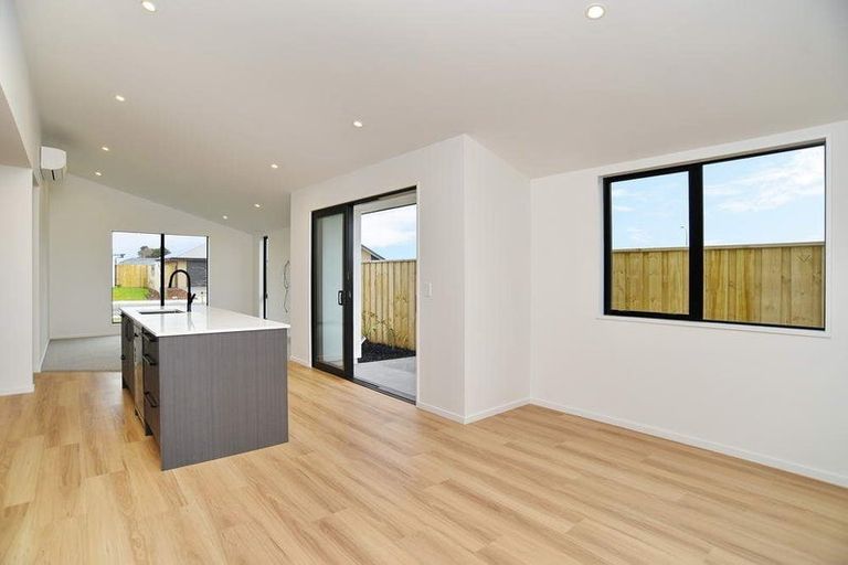Photo of property in 36 Cousins Street, Woodend, 7691