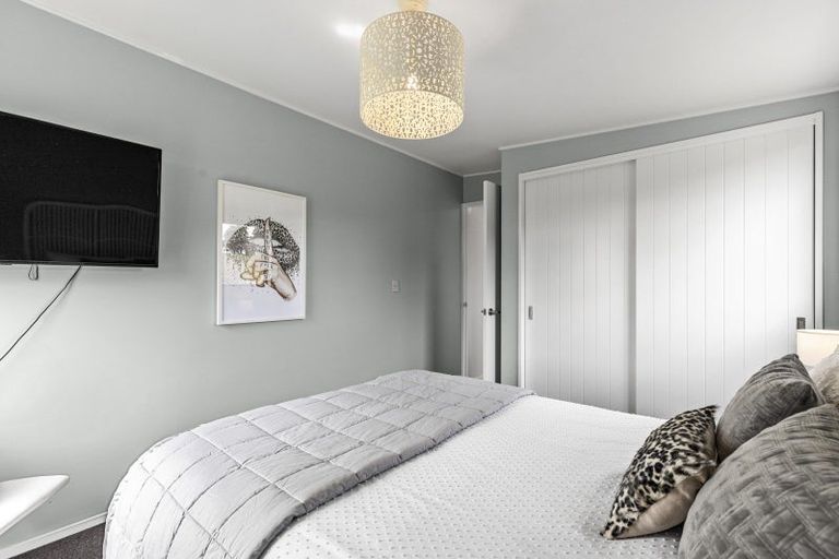 Photo of property in 62 Kingsdale Park Drive, Aokautere, Palmerston North, 4471