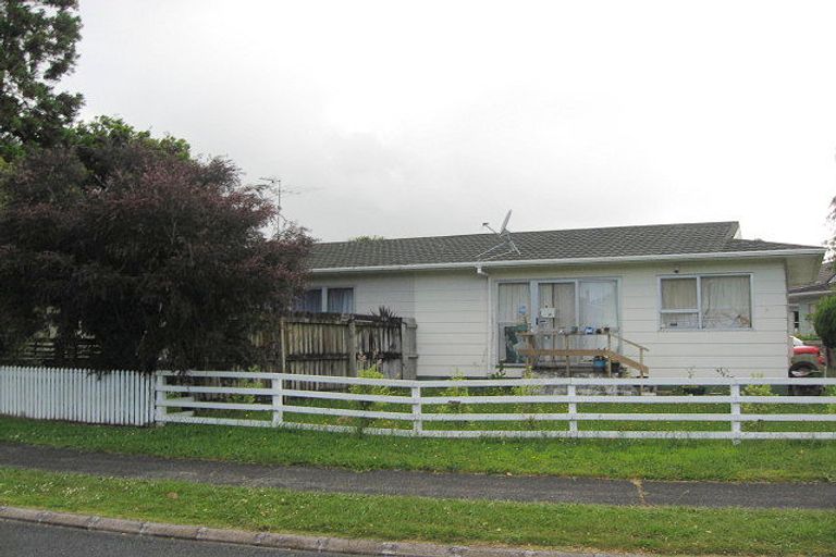 Photo of property in 25b Challen Close, Conifer Grove, Takanini, 2112