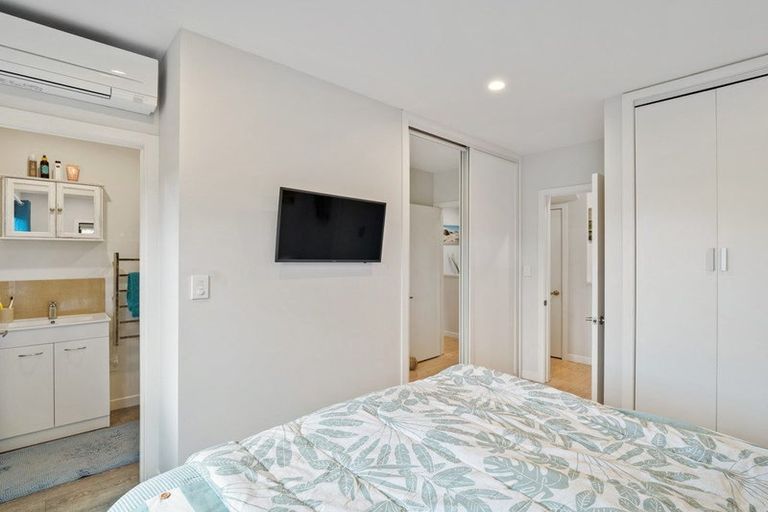 Photo of property in 16 Okura River Road, Okura, Albany, 0792