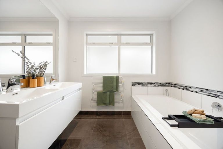 Photo of property in 9 Magellan Rise, Flagstaff, Hamilton, 3210