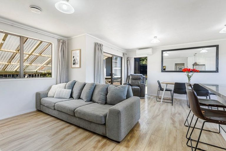 Photo of property in 46 Lavelle Road, Henderson, Auckland, 0612