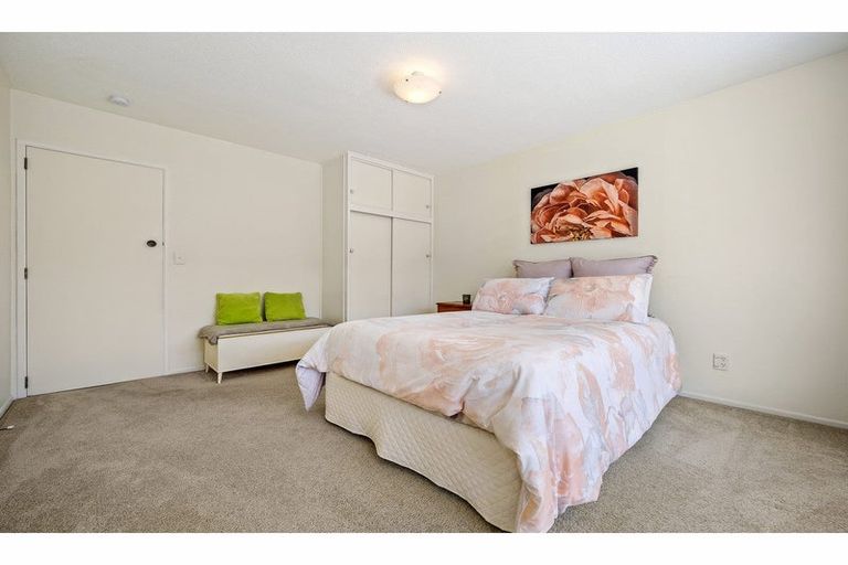 Photo of property in 2/203 Main North Road, Redwood, Christchurch, 8051