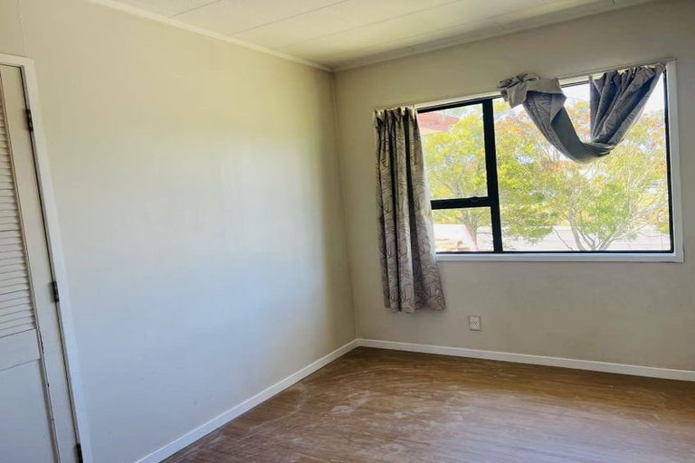 Photo of property in 5 Caribbean Drive, Unsworth Heights, Auckland, 0632