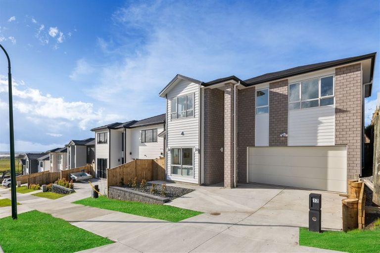 Photo of property in 12 Haku Road, Flat Bush, Auckland, 2019