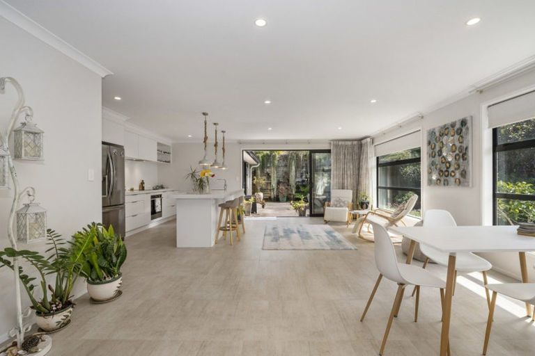 Photo of property in 11 Lakeside Terrace, Omokoroa, 3114