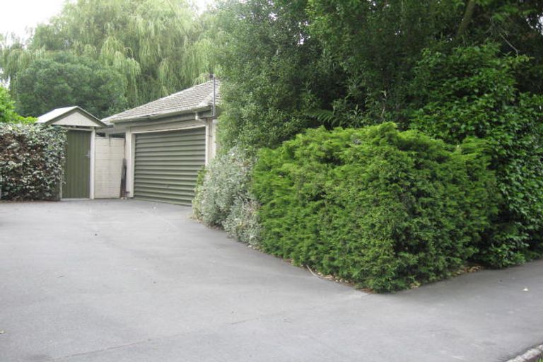 Photo of property in 23 Athol Terrace, Upper Riccarton, Christchurch, 8041