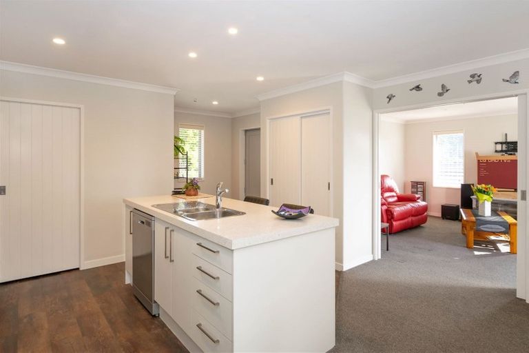 Photo of property in 112 Milton Terrace, Picton, 7220