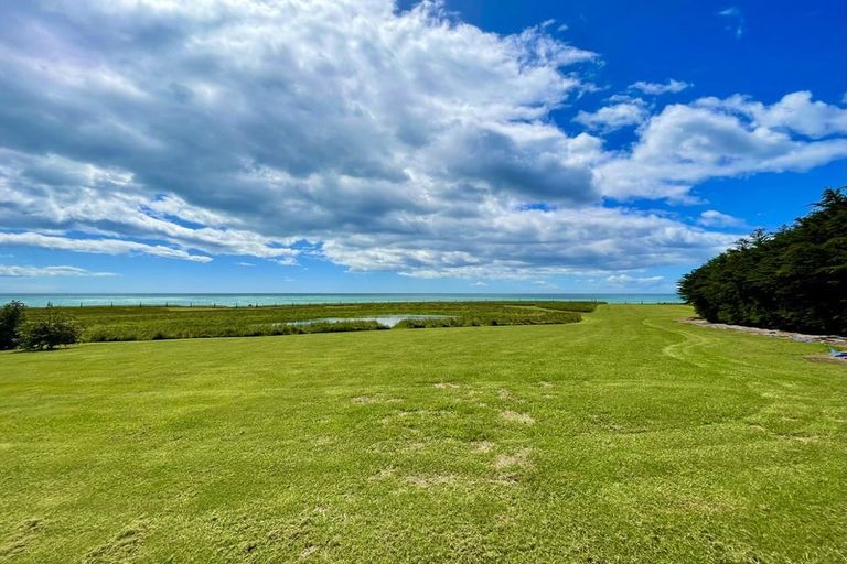 Photo of property in 964 Waianakarua Road, Herbert, 9495