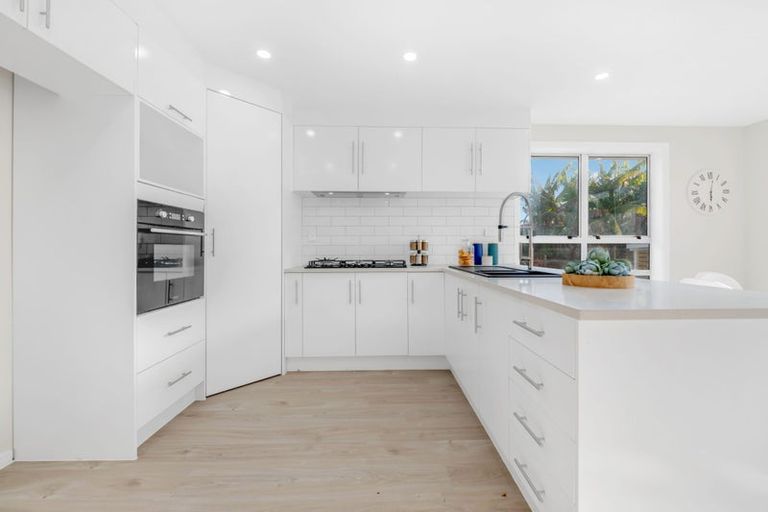 Photo of property in 48 Chelburn Crescent, Mangere East, Auckland, 2024