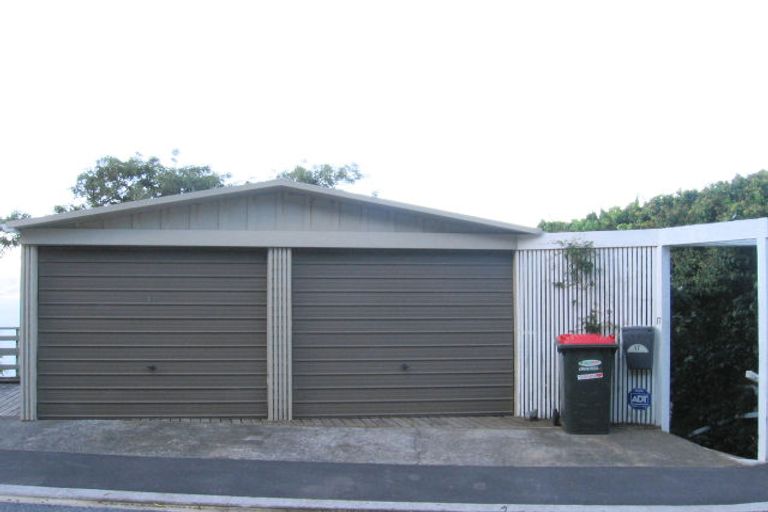 Photo of property in 17 Tai Paku Paku Road, Karaka Bays, Wellington, 6022