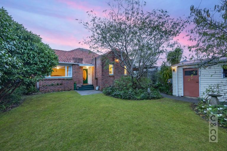 Photo of property in 16 Karaka Street, Helensville, 0800