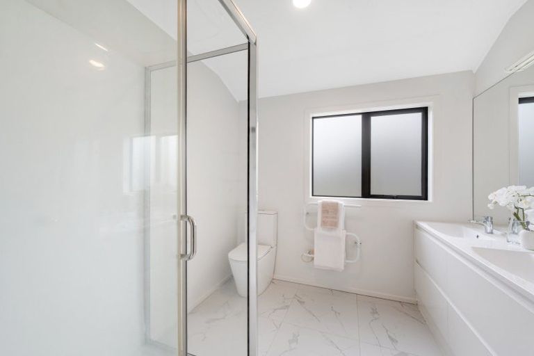 Photo of property in 32 Ambleside Drive, Northpark, Auckland, 2013