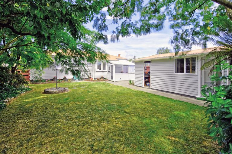 Photo of property in 24 Fergusson Street, Solway, Masterton, 5810