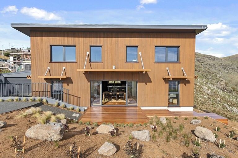 Photo of property in 1 Parkridge Place, Mount Pleasant, Christchurch, 8081