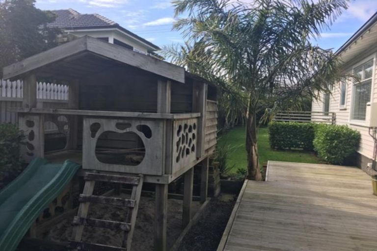 Photo of property in 30 Nobs Line, Strandon, New Plymouth, 4312