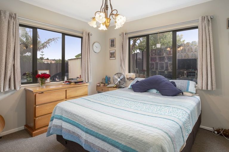 Photo of property in 34 Cyclamen Road, Mangere, Auckland, 2022