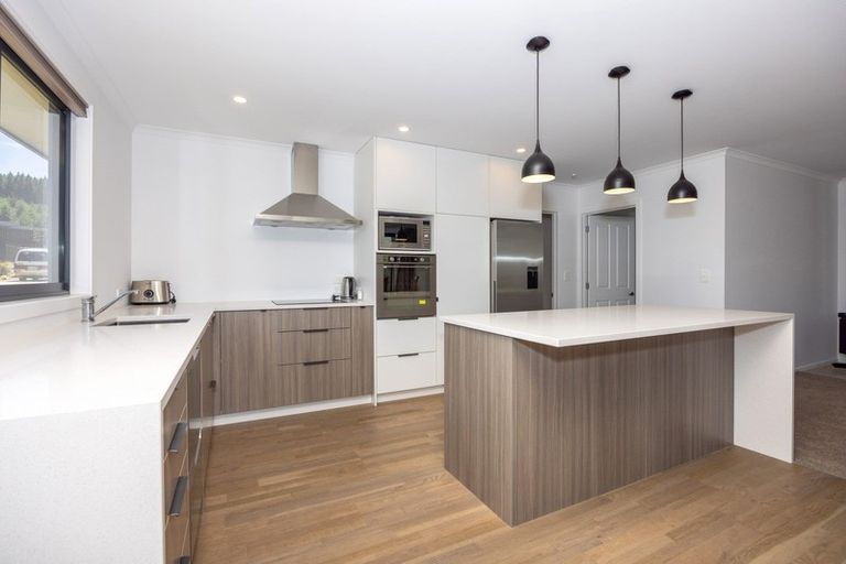 Photo of property in 16 Makomako Road, Wanaka, 9305