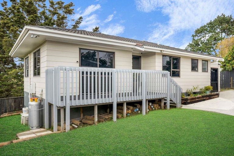 Photo of property in 2/33 Seaward Place, Wattle Downs, Auckland, 2103