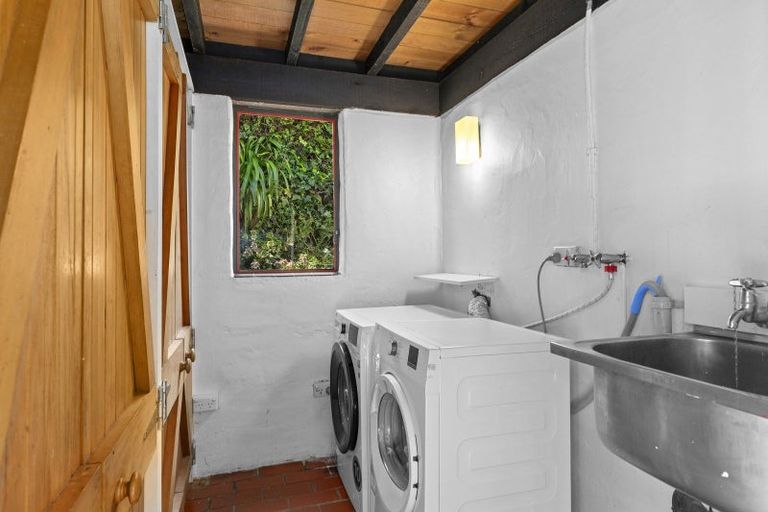 Photo of property in 22 Rakeiora Grove, Korokoro, Lower Hutt, 5012