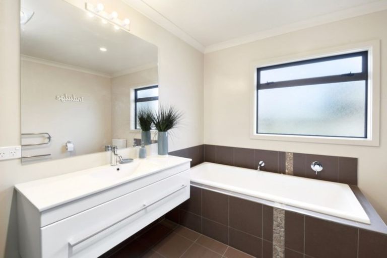 Photo of property in 122 Kinloch Road, Kinloch, Taupo, 3377