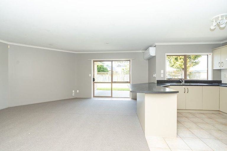 Photo of property in 12 Wakefield Place, Rototuna North, Hamilton, 3210