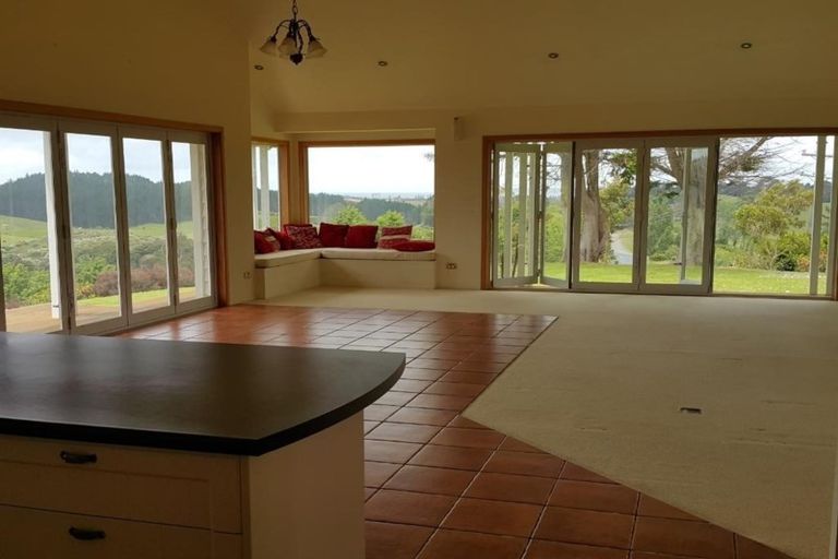 Photo of property in 118 Upper Orewa Road, Wainui, Silverdale, 0992